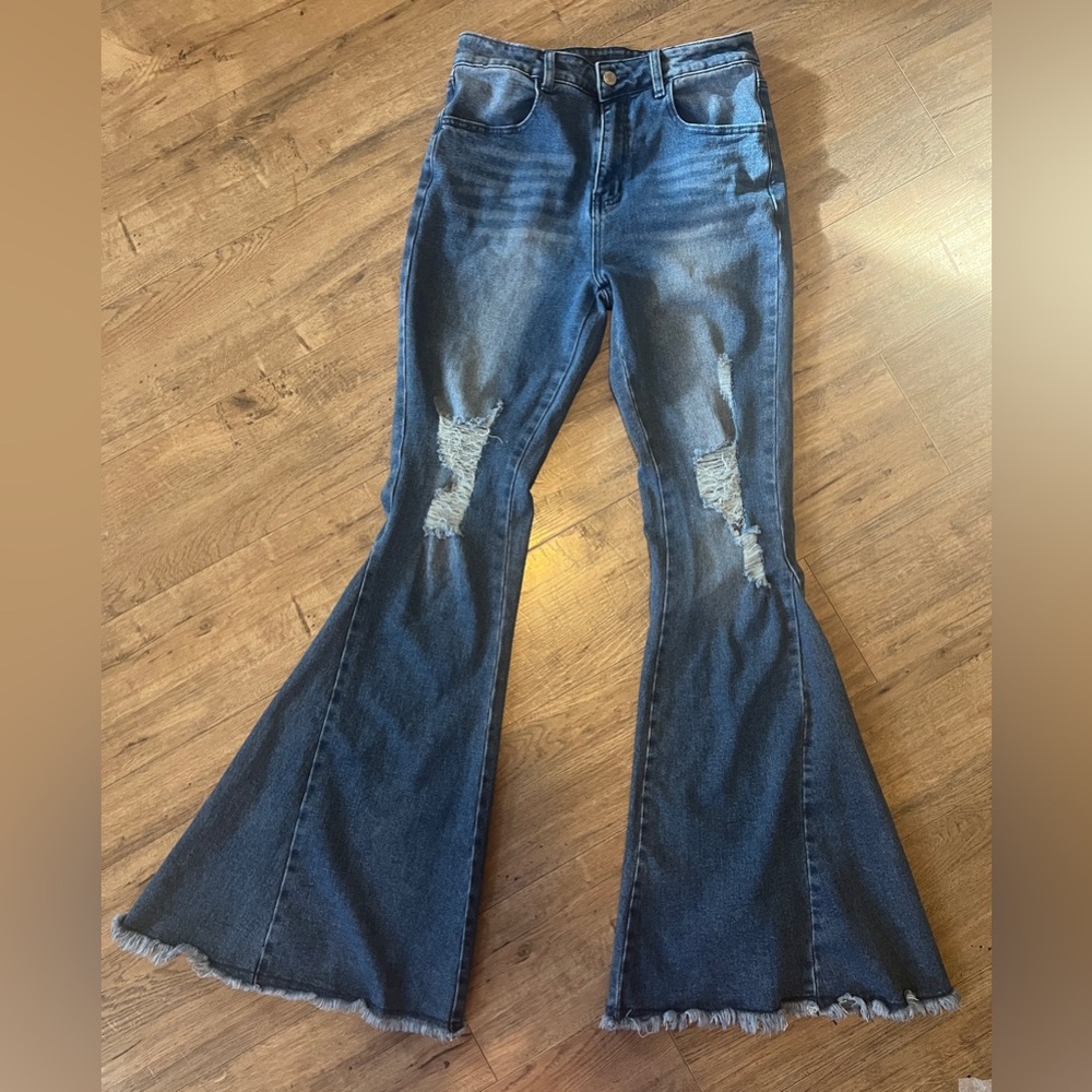 Saints & Hearts Super Flare Jeans with Distressed Details Size L Raw Hem